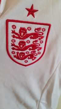 Футболна тениска на Англия.