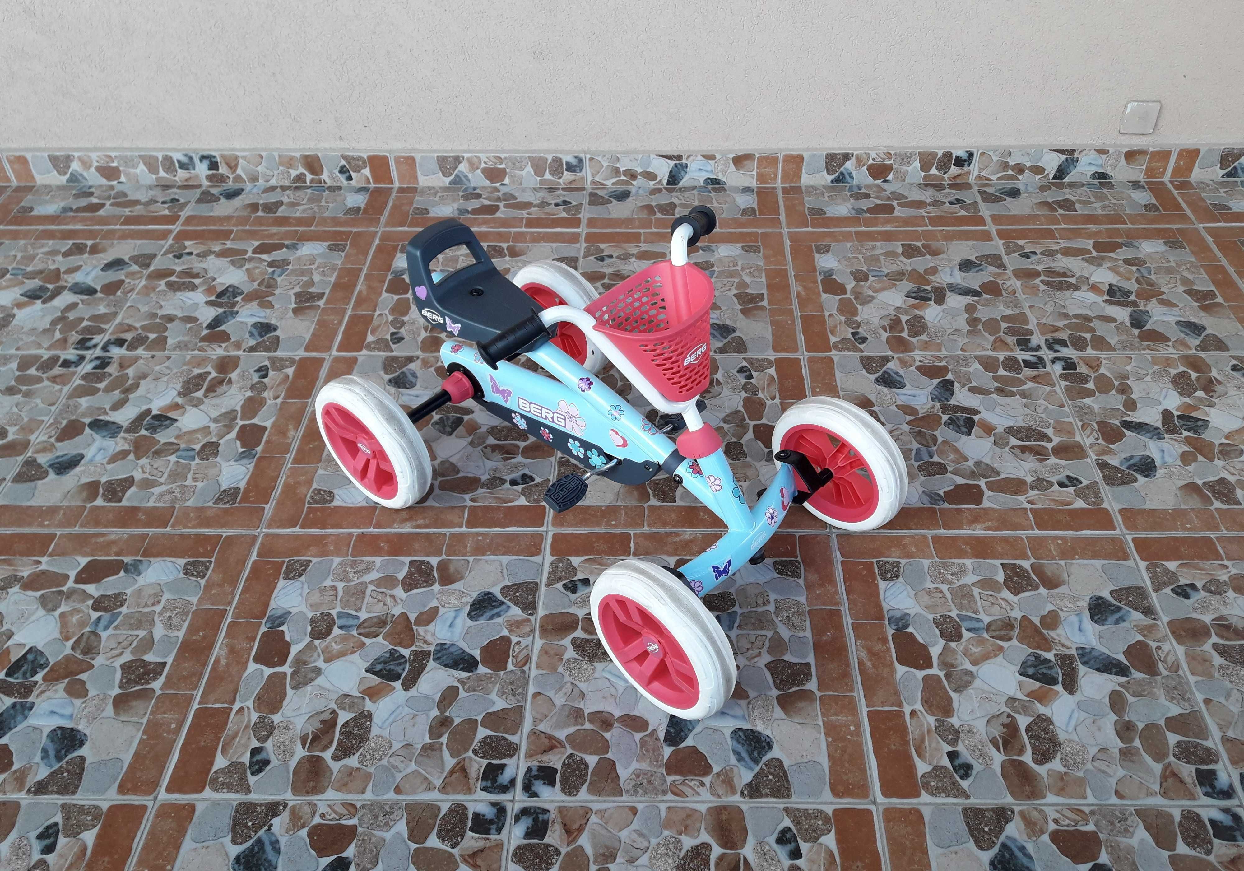 Cart (Kart) cu pedale pentru copii Berg Buzzy Bloom – alb/roz