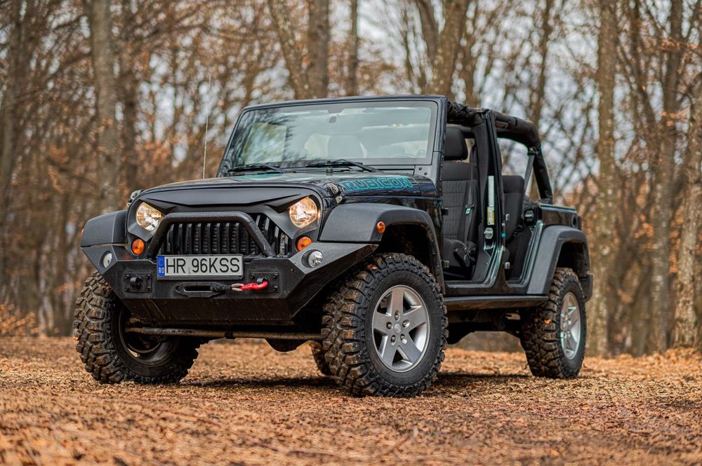 Jeep Wrangler Varianta Rubicon 2,8 CRD 200 CP cu diferential blocabil fata + spate