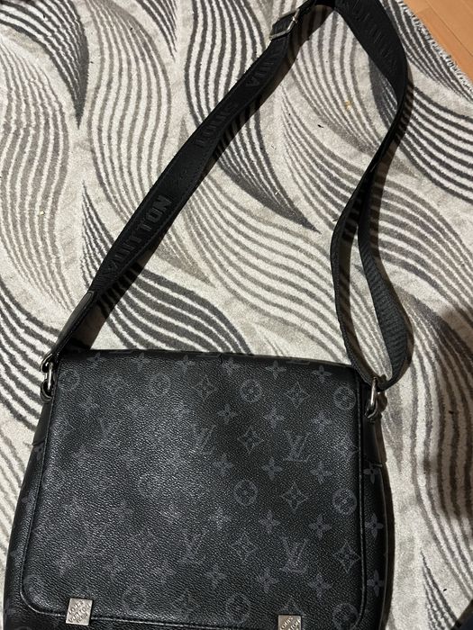Продавам чанта на Louis Vuitton