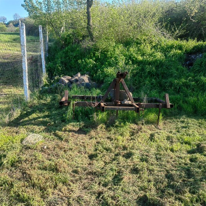 Инвентар -Селскостопанска техника!