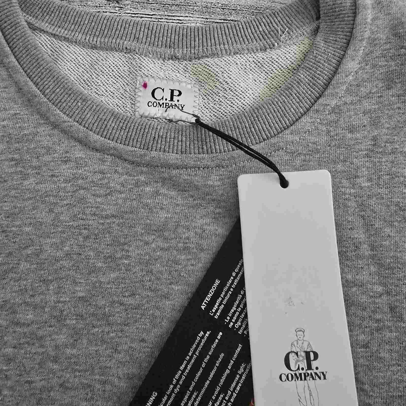 C.P company суичър