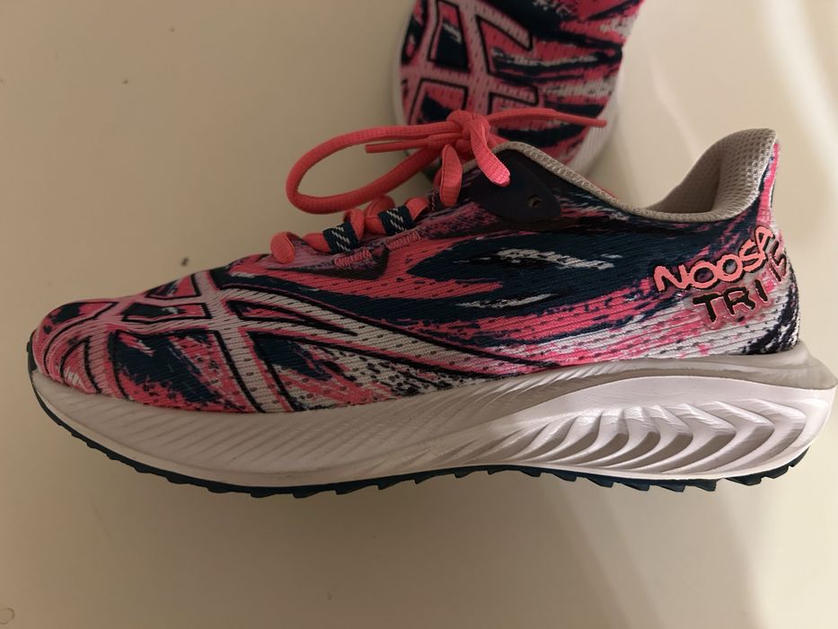 Adidasi Asics 35