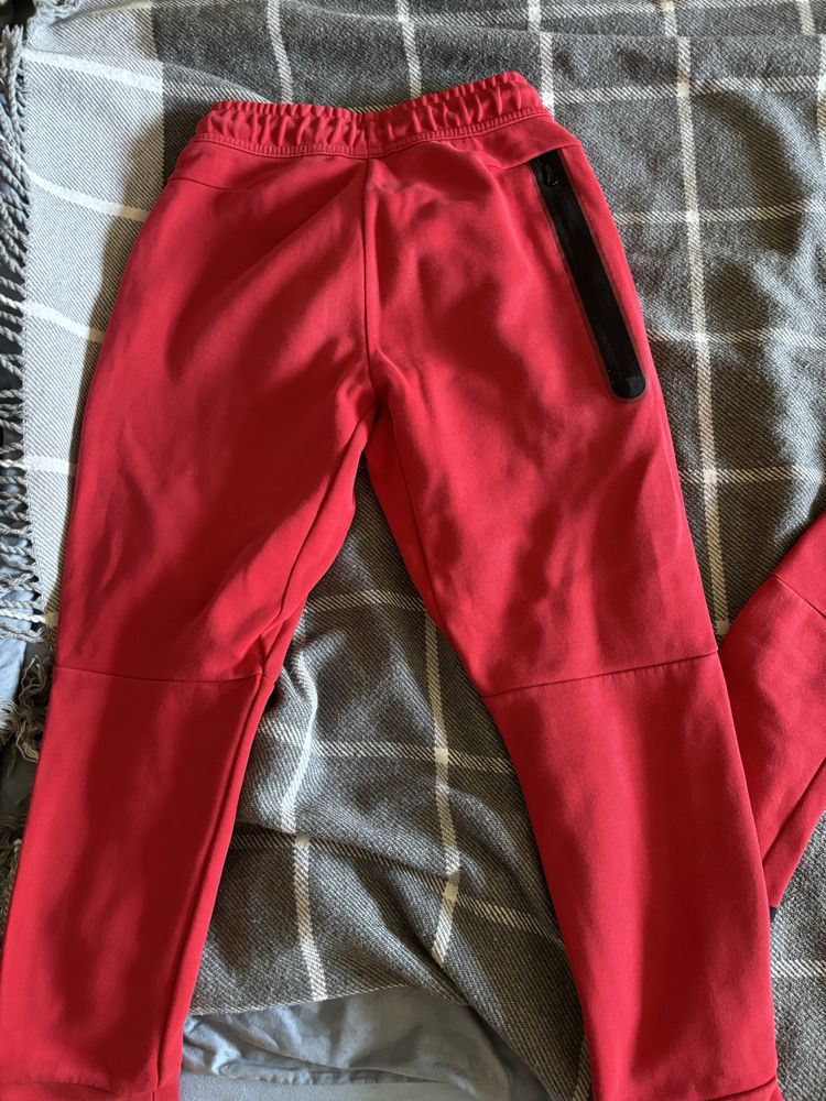 Nike Tech Fleece Червен МНОГО РЯДЪК