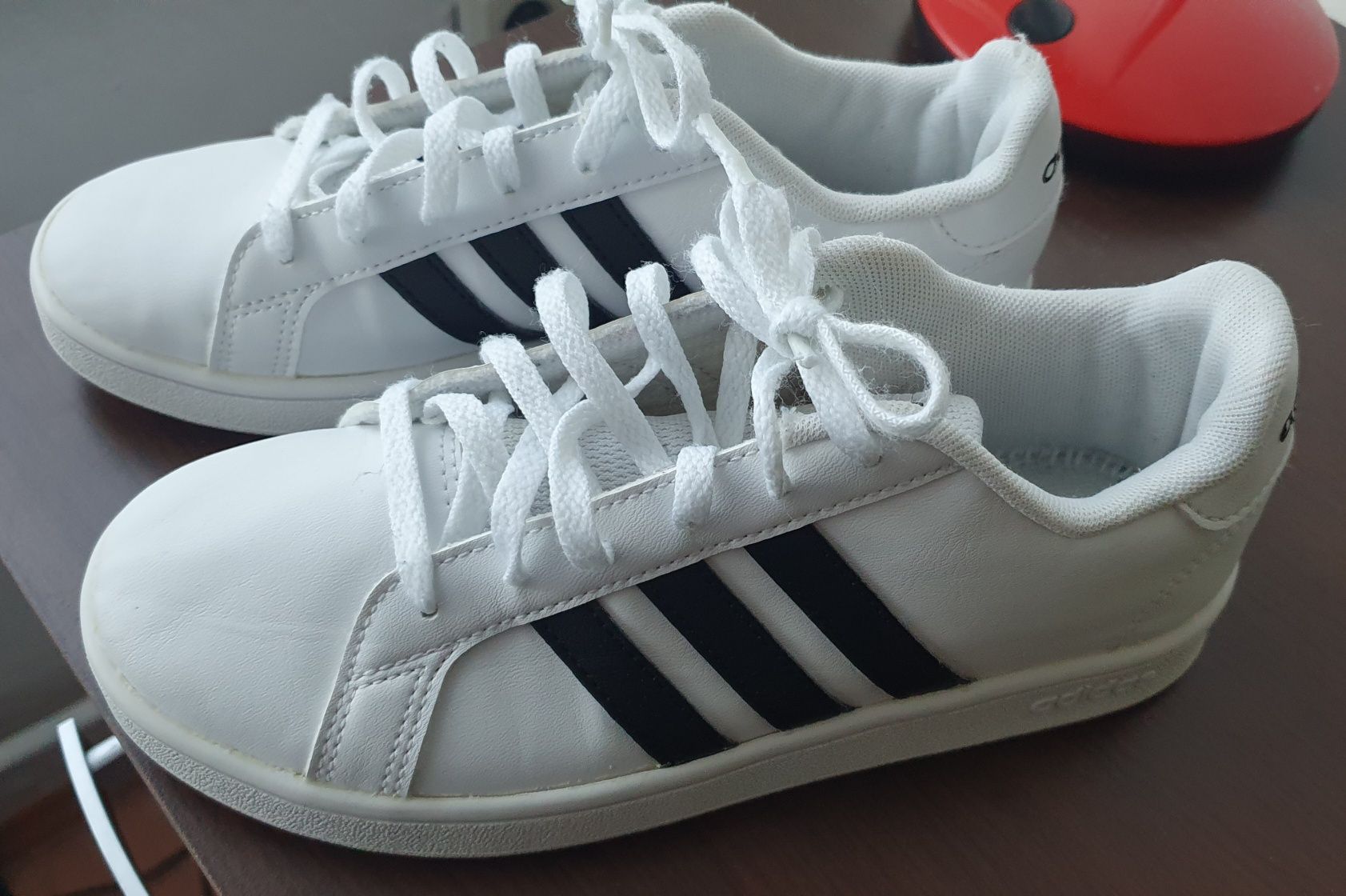 Маратонки "adidas", естествена кожа, номер 35