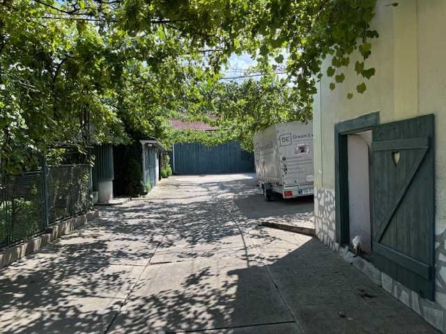 Vand casa, gospodarie mare si teren in Ocna Sibiului- pretabil atelier