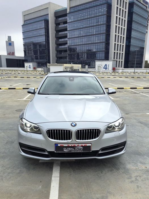 BMW Seria 5 Promotie! 528i, XDRIVE/245Cp 100000km, Trapa/Scaune piele/Luxury line