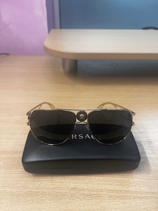 VERSACE VE2225 1002/87 – оригинални слънчеви очила