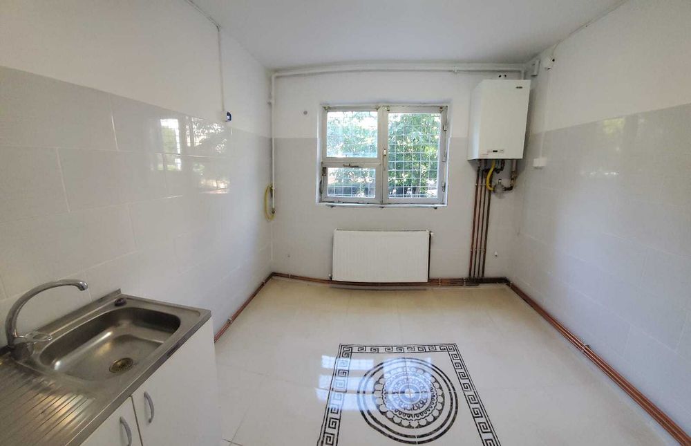 Vanzare apartament 2 camere amenajat integral pentru SPATIU COMERCIAL