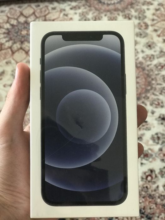 Продам iPhone 12