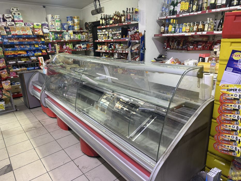 Хладилна витрина
