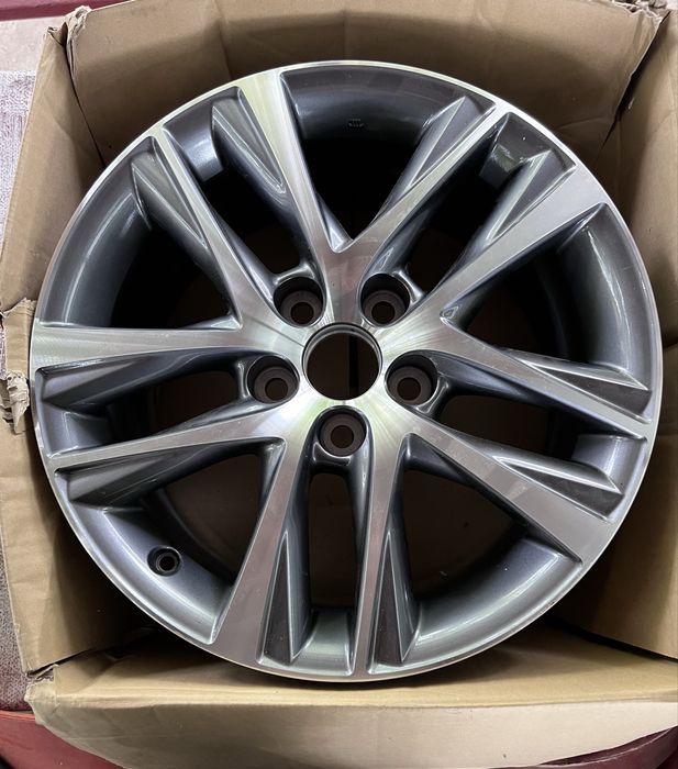 Janta Lexus/Toyota pe 17 Noua-originala in cutie