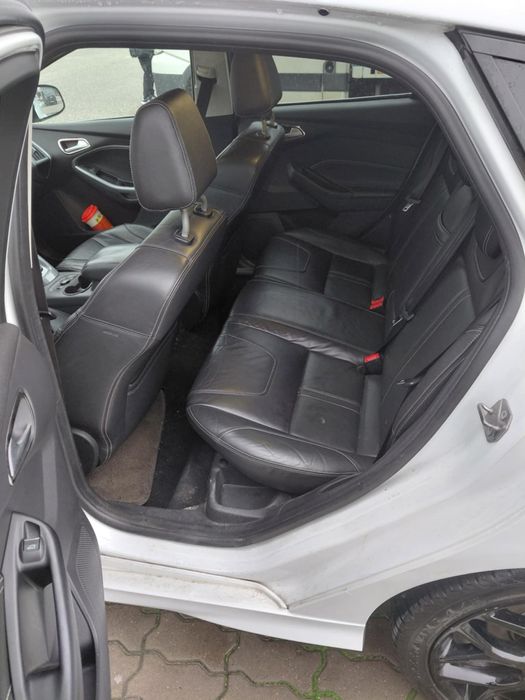 Vând Ford focus pachet St de fabrica 1.6 I de 182cp