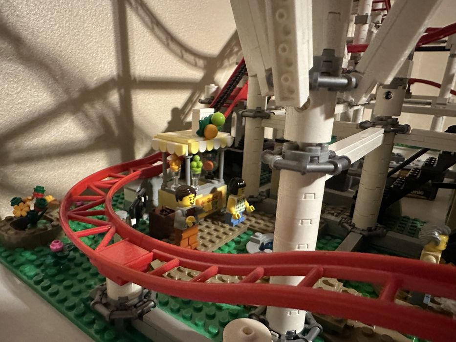 Lego 10261 roller coaster