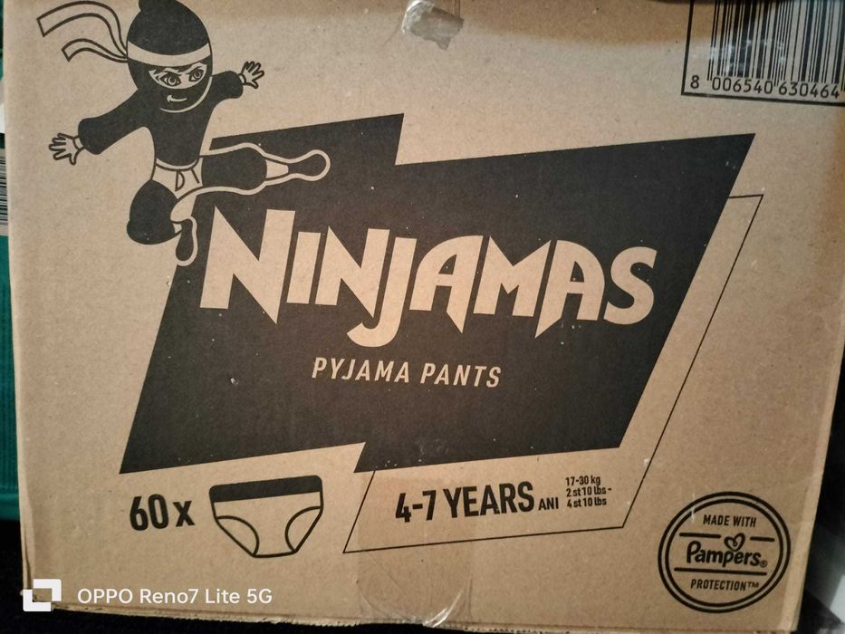Vand scutece Pampers numarul 5, 7 si Pampers Ninjamas