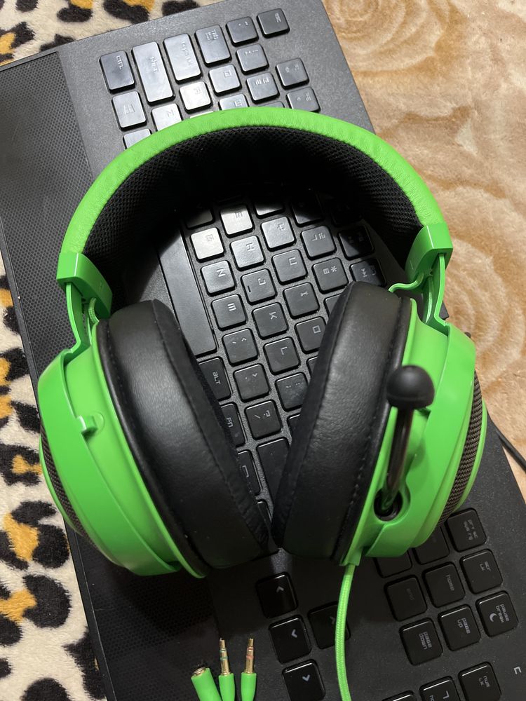 Гейминг клавиатура и слушалки Razer