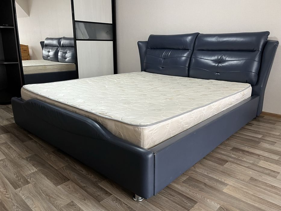 Двухспальная кровать