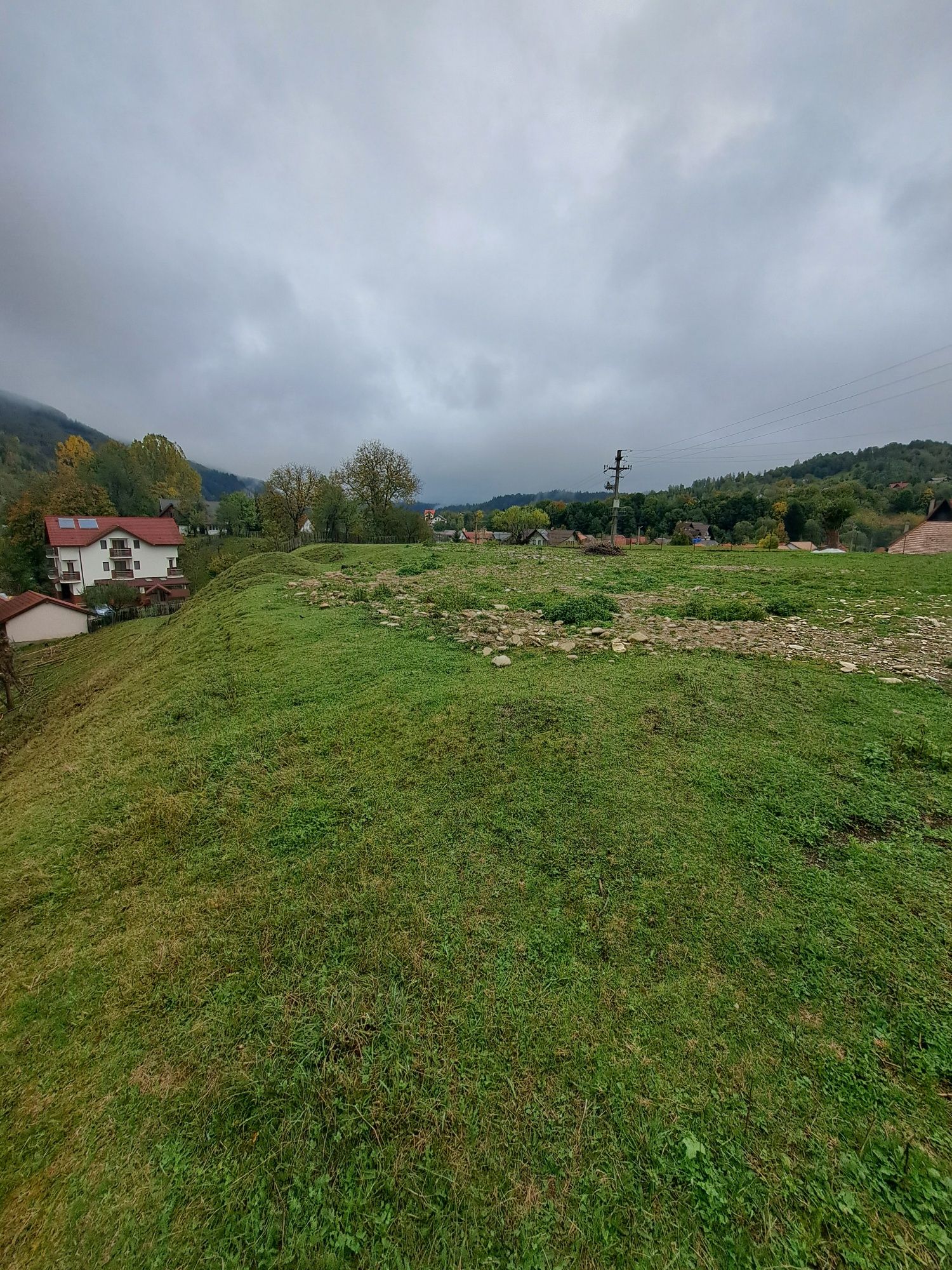 Vând casa plus teren intravilan