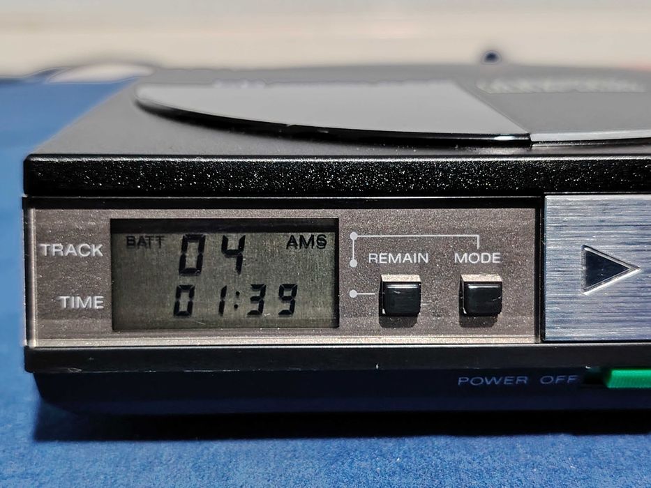 SONY D-50 Compact Disc Player, cu încărcător Sony, obiect de colecție.