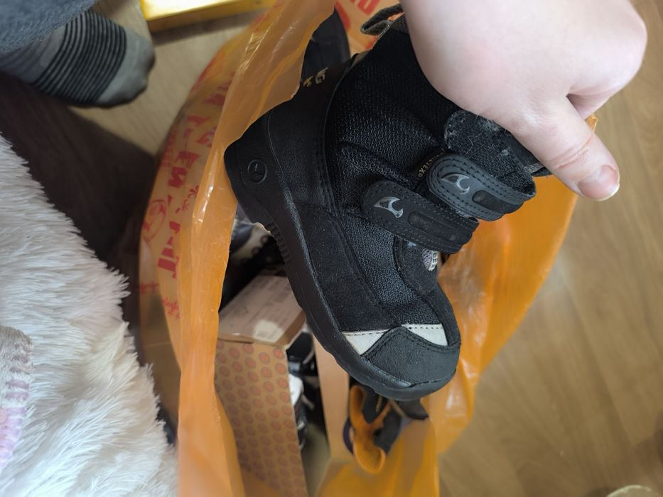 Отдам пакет обуви для мальчика