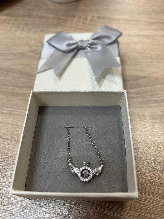 Продавам колие от медицинска стомана