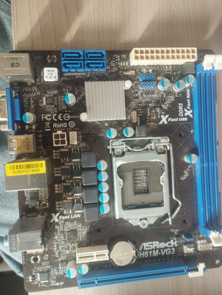 Продам материнскую плату ASRock