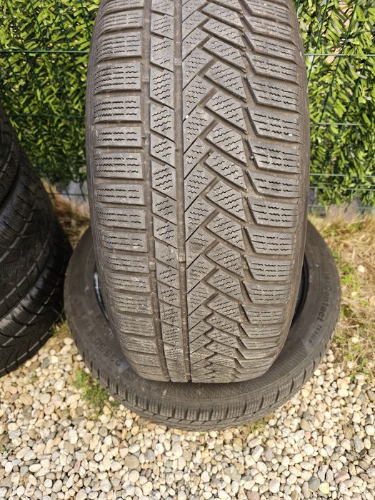 235/50/19 Continental