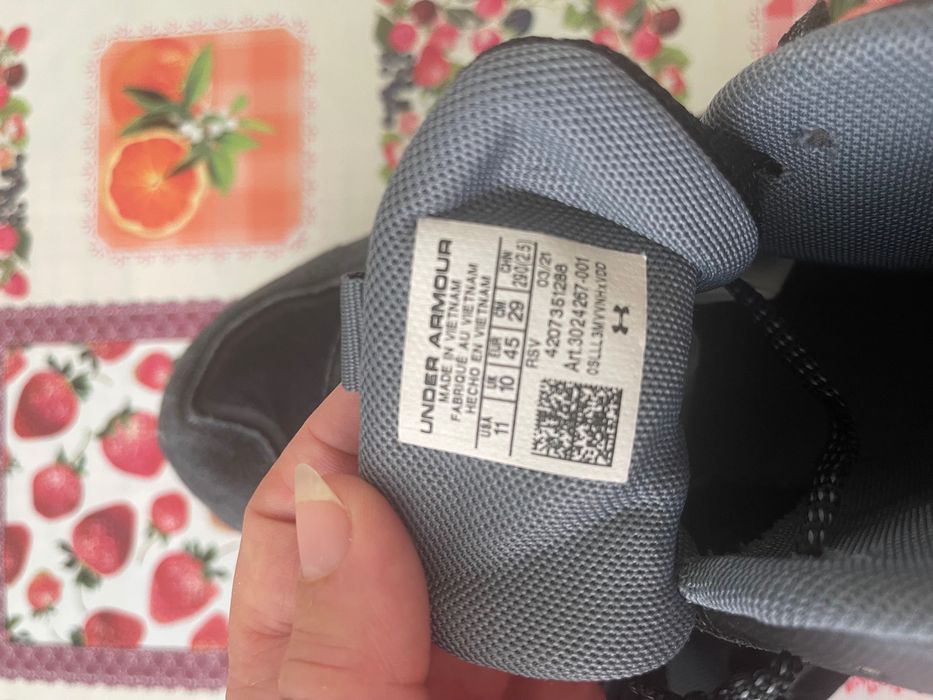 Маратонки under armour