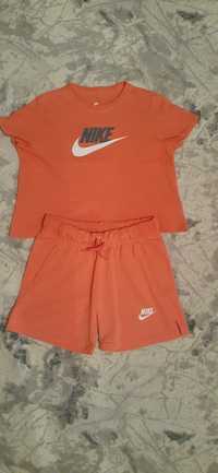 Одежда на девочку 9-10лет Nike