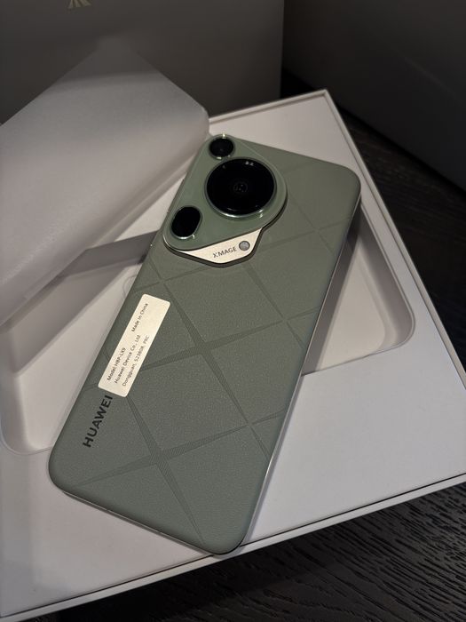 Huawei Pura 70 Ultra гаранция 2 г