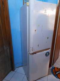 Combină frigorifică, frigider Indesit, funcțional