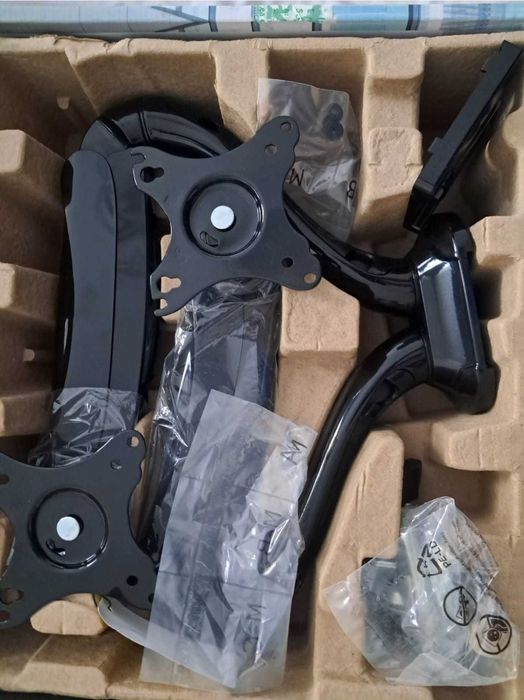 Suport dublu cu prindere de birou pentru 2 monitoare