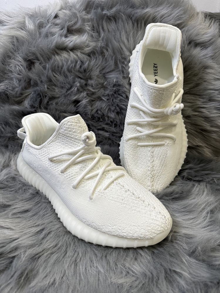 Yeezy 350 v2 Cream