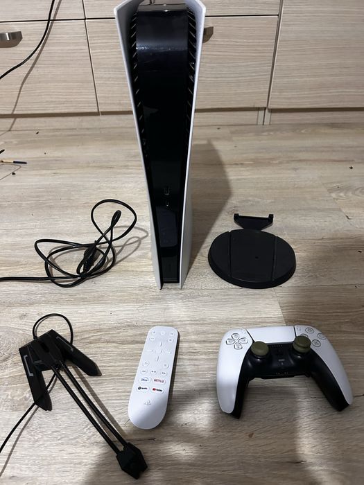 Playstation 5 cu controller profesional si telecomanda multimedia