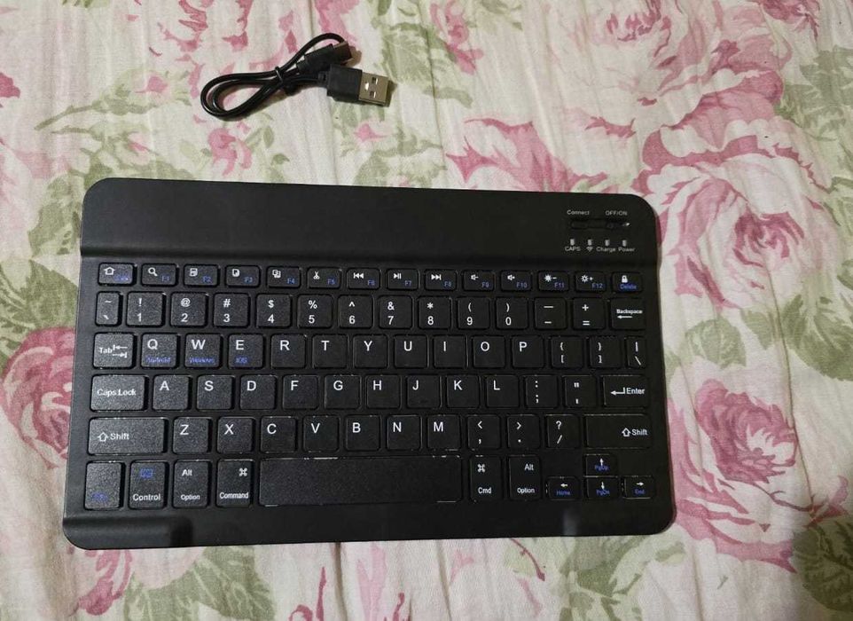 Tastatura bluetooth super slim