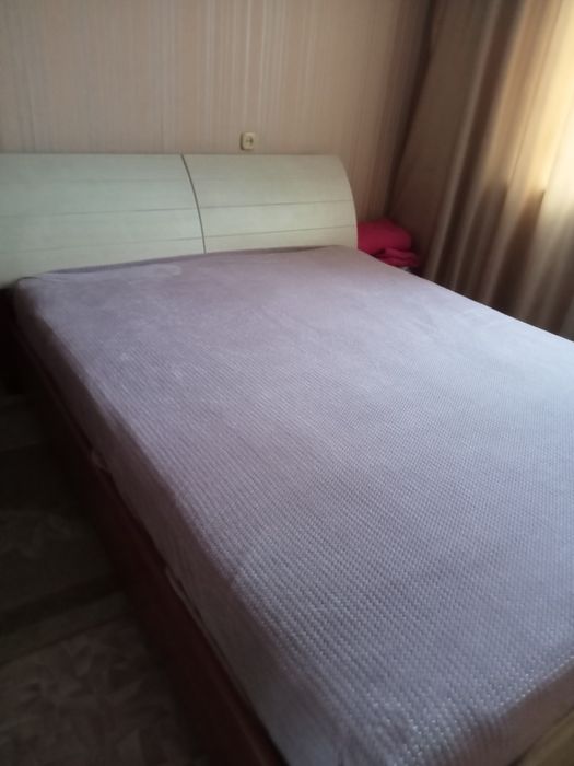 Двухспальная кровать