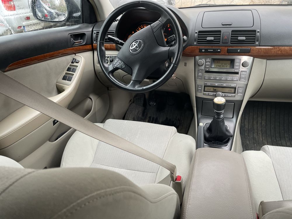 Toyota Avensis 2.2 150 кс 2007 г 4999 лева