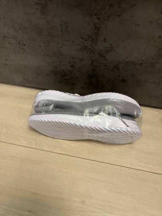 Adidasi albi - gri - diferite modele si marimi - pt sala / mers pe jos