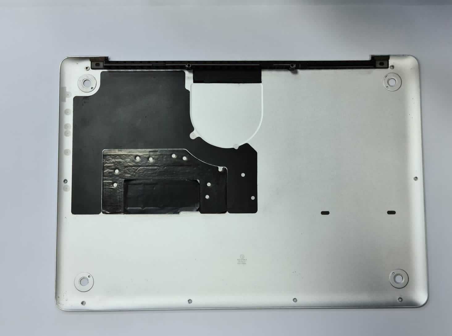 Dezmembrez Macbook Apple A1278 mid 2010 - poze reale