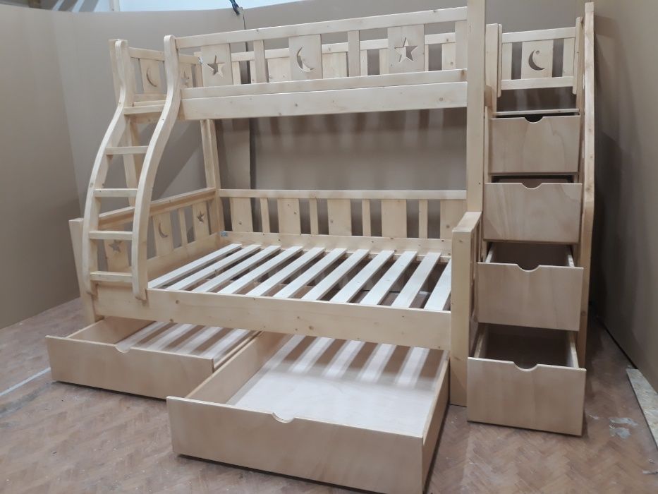 TRANSPORT GRATUIT.Pat etajat din lemn masiv.Cod 3503
