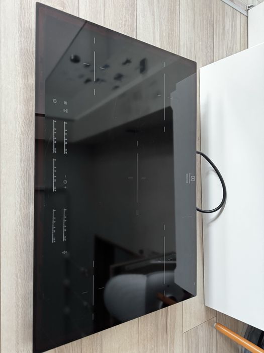 plita electrica electrolux inductie defecta pentru piese