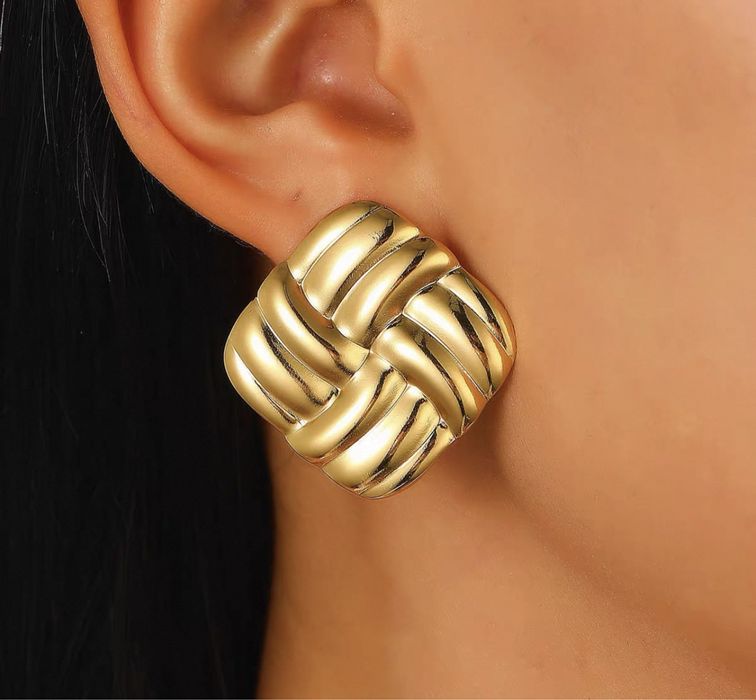 Серьежки в стиле Old money