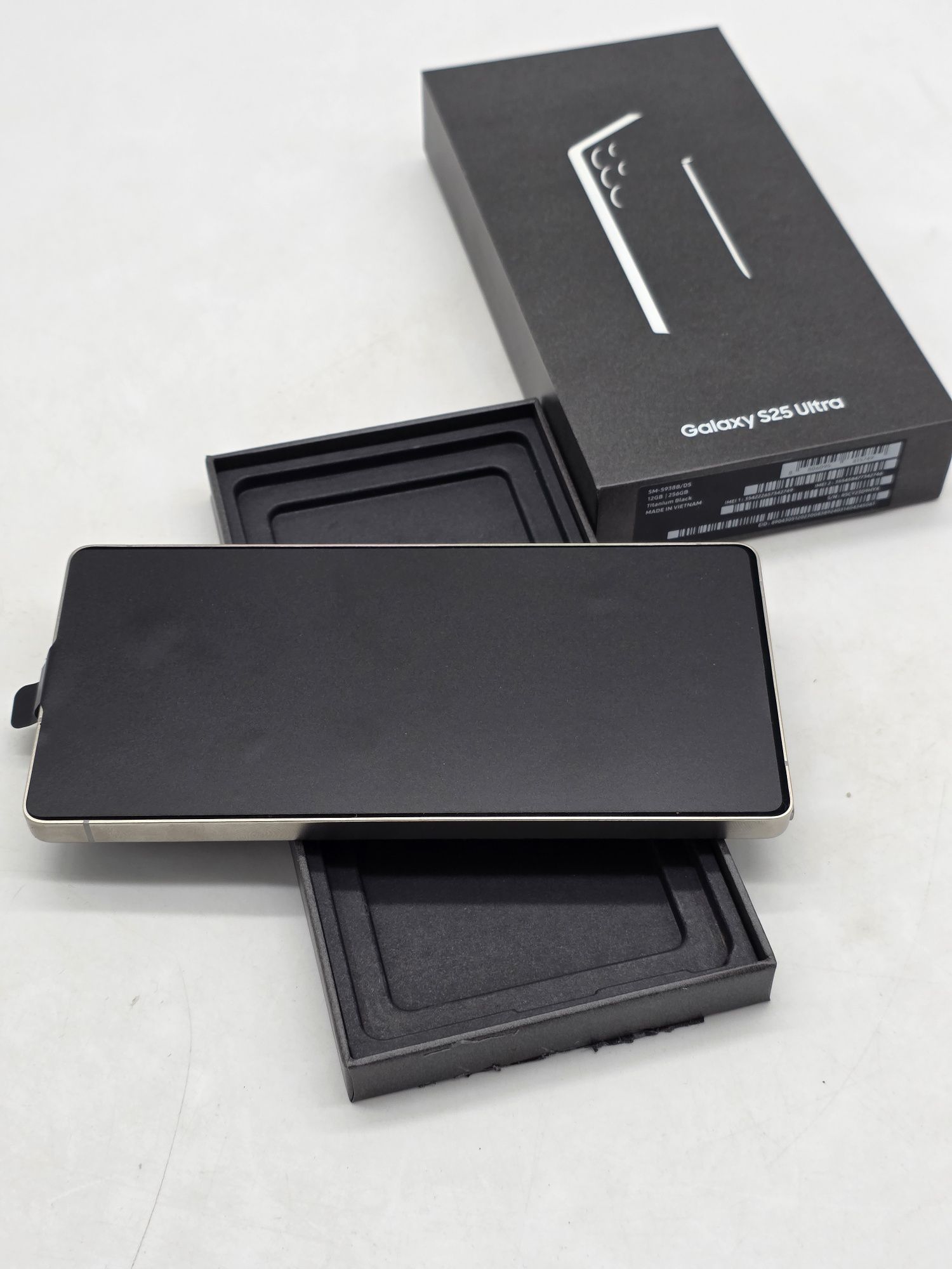 Samsung s25 ultra, Titanium Black, 256gb, NEACTIVAT, liber de retea