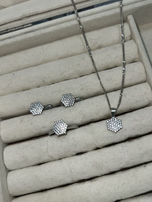 Комплект из серебра