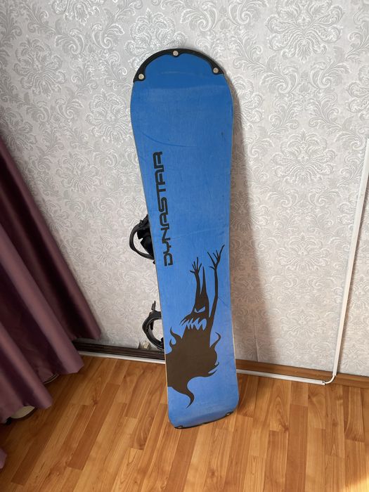 Placa snowboard 131 cm dinastar cu legaturi /boots