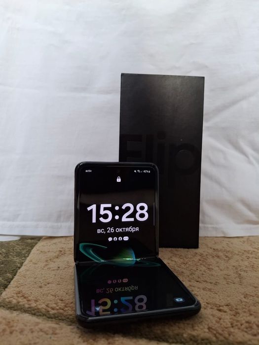 Z flip 1 первый поколения