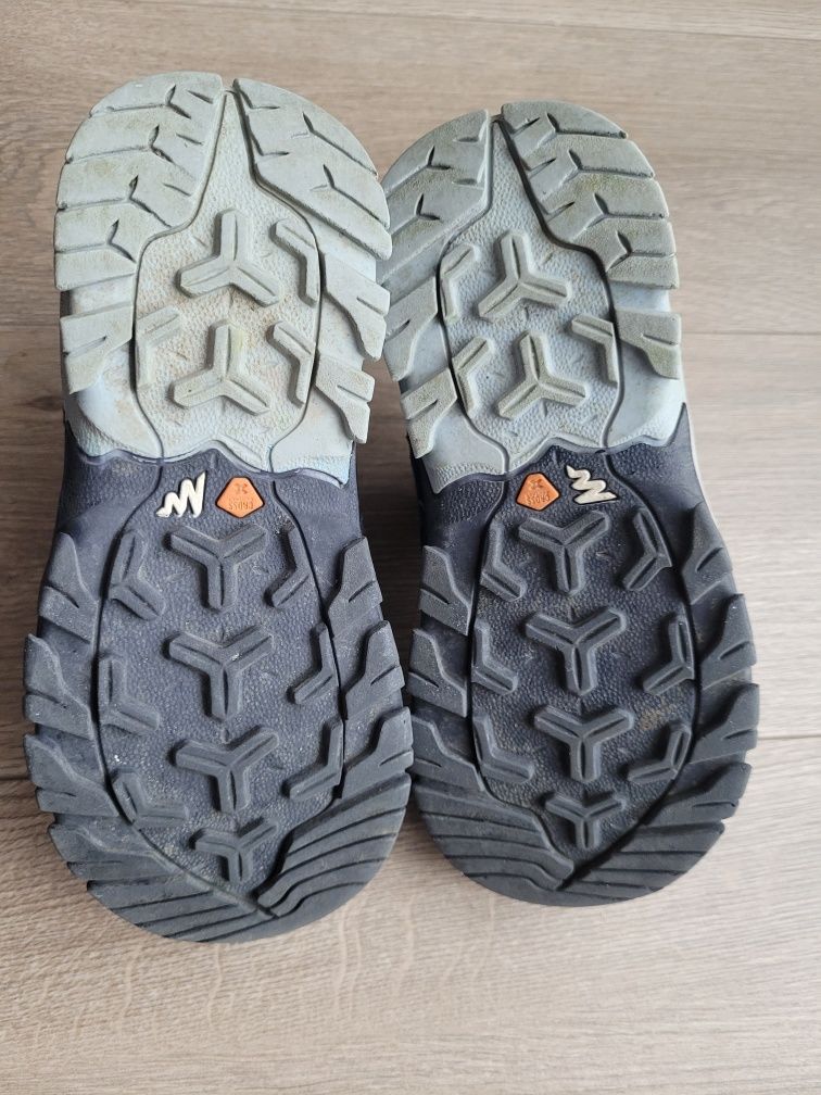 Incaltaminte drumetie impermeabila ptr copii, Marca Quechua