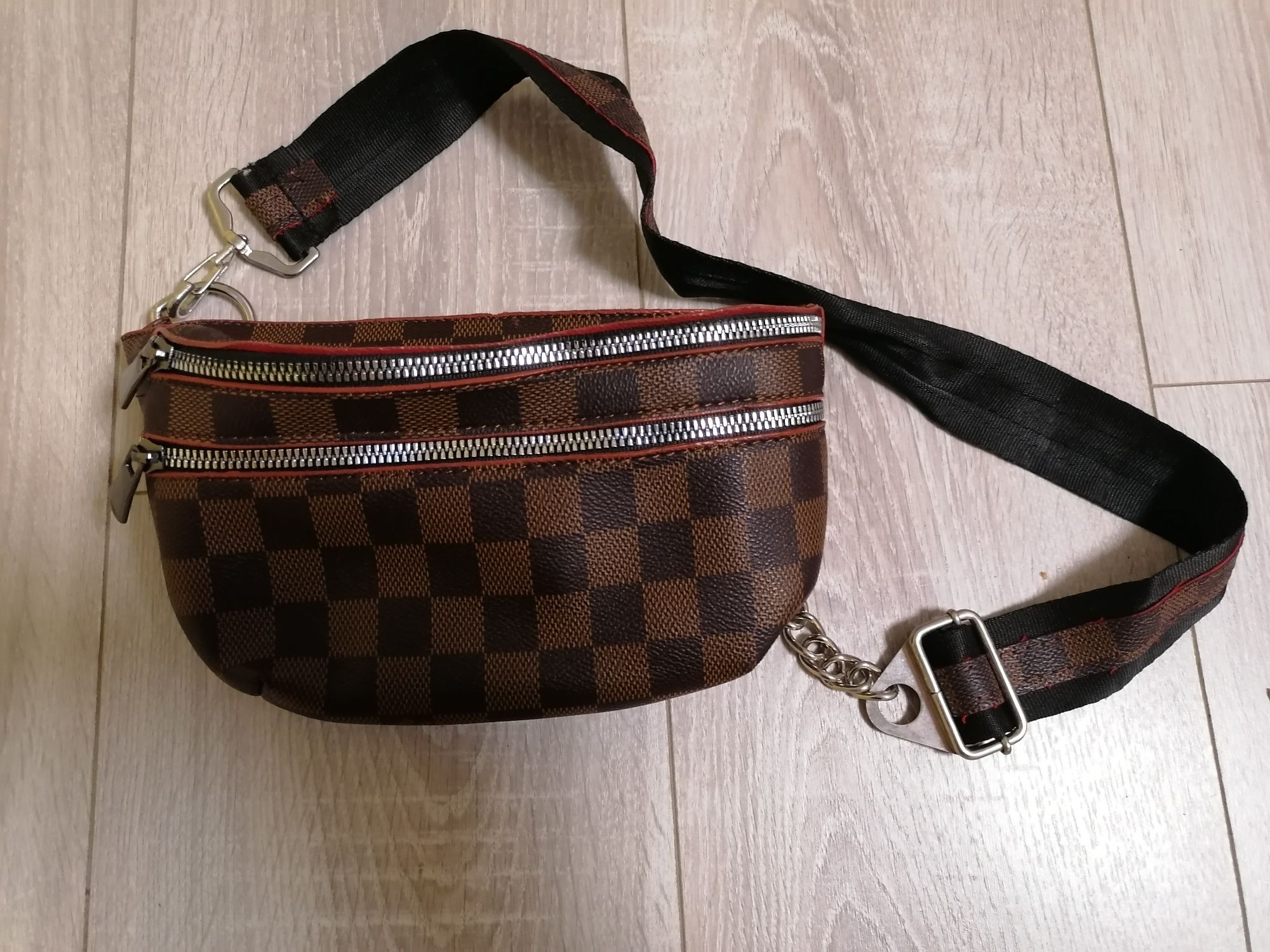 Borseta unisex Louis Vuitton