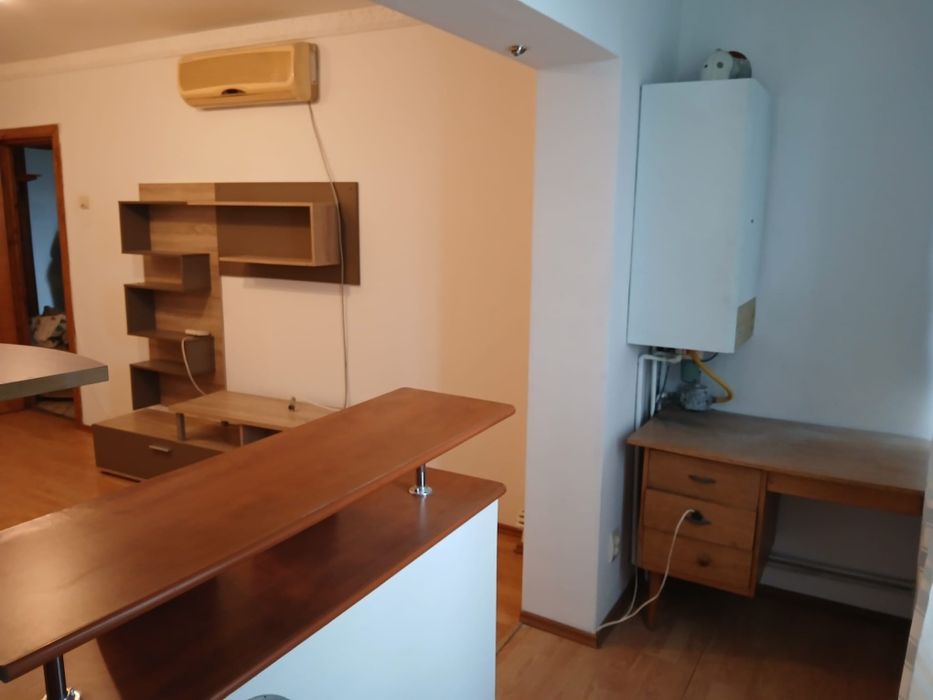Inchiriez apartament 3 camere