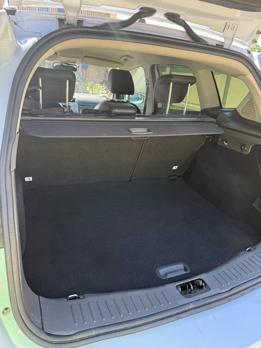 Ford Kuga 4x4 Diesel – 2011 – Spațioasă și Fiabilă